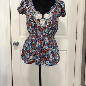 Forever‎ 21 Boho Western Floral Babydoll Top Puff Sleeve Crochet Neck Blue/Red